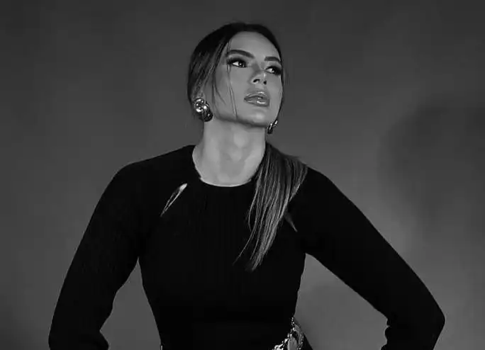 Rebeca Menezes inaugura em São José