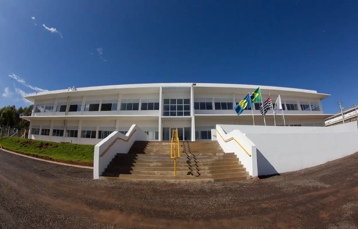 Colégio Embraer abre 160 vagas em São José