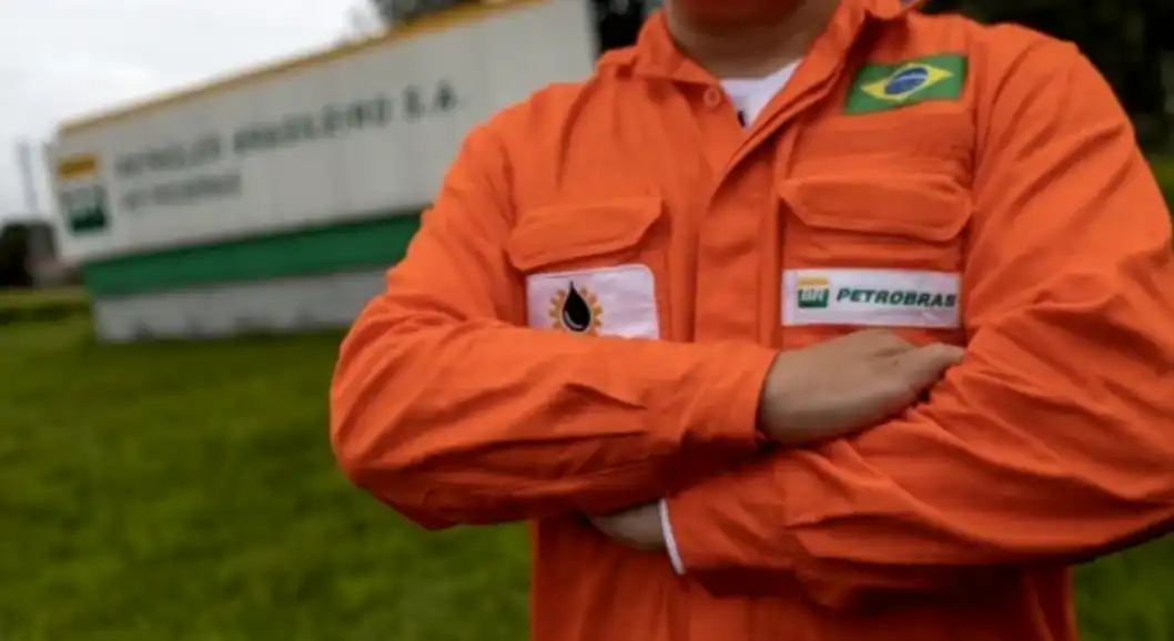 Funcionários da Petrobrás entram em greve amanhã