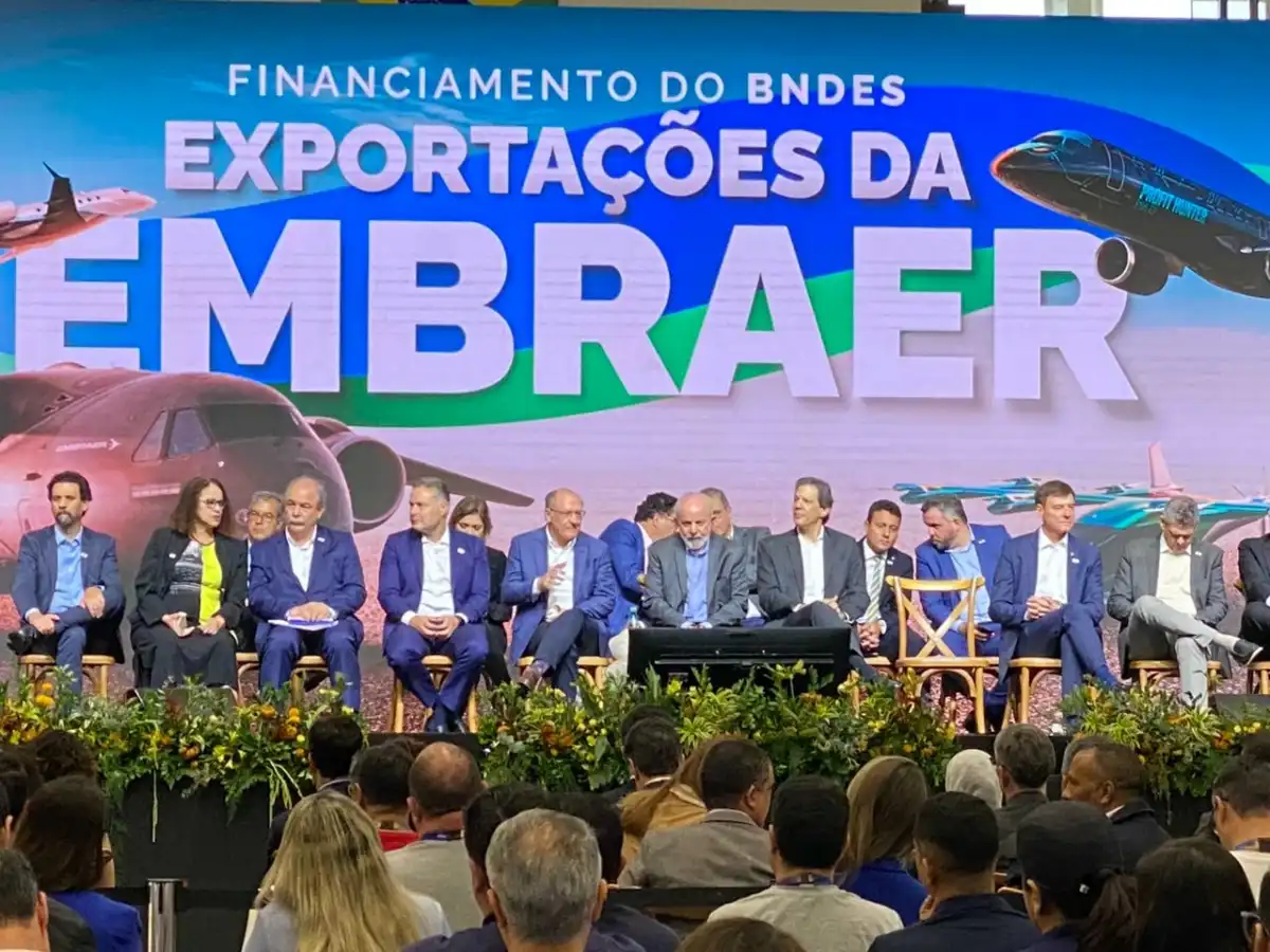 Governo anuncia que financiará exportações da Embraer
