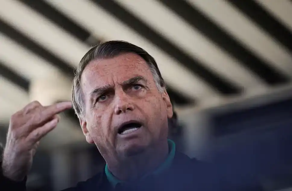 Bolsonaro será monitorado por tornozeleira eletrônica e está proibido de usar redes sociais