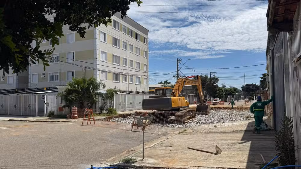 Após cratera, moradores do Jd Imperial são liberados a voltarem para casa em São José