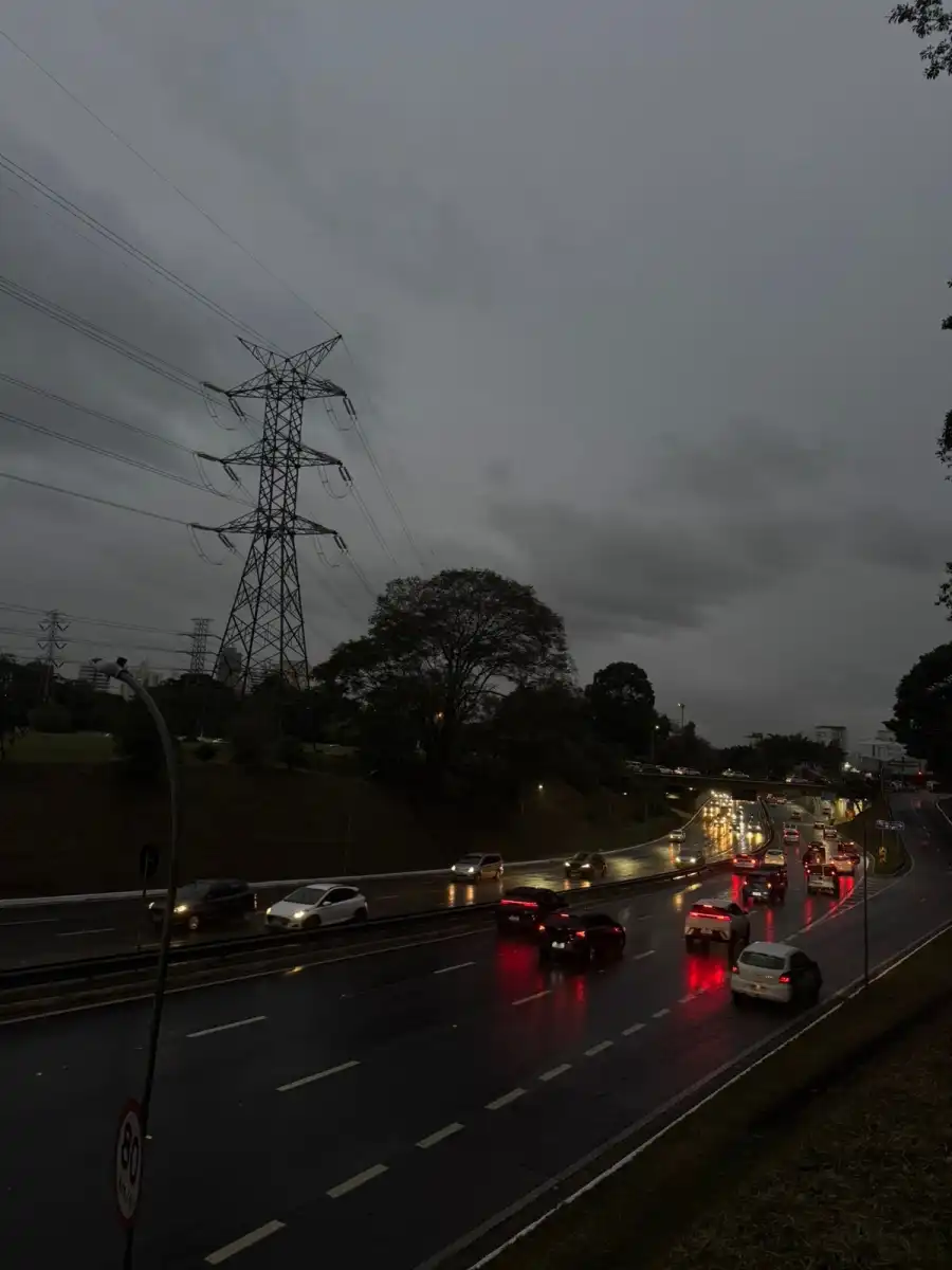 Frente fria deve chegar no Vale com chuvas intensas e ventania a partir desta terça (05)