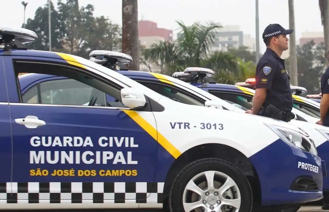 Denúncia de jornada exaustiva da GCM de São José é registrada no Ministério do Trabalho