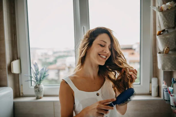 Café no cabelo faz mal? Saiba o que é mito e verdade 