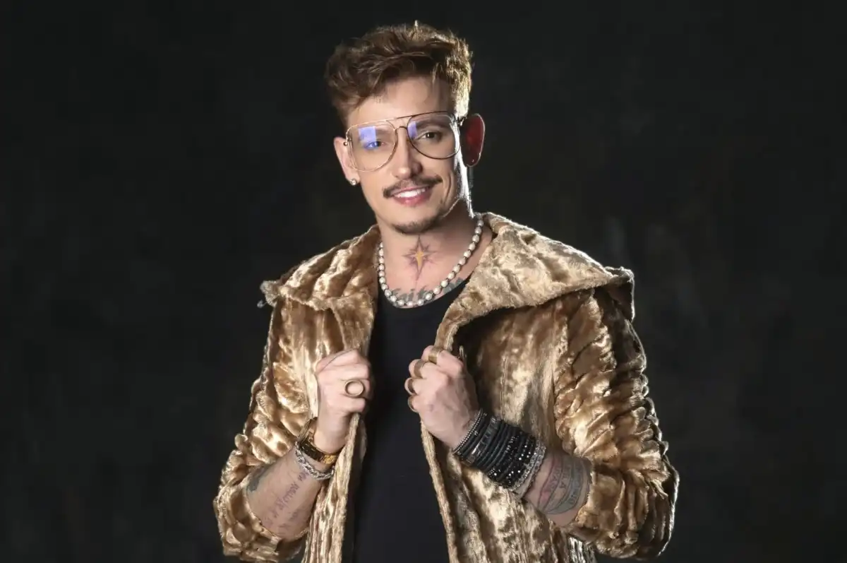 Ricky Vallen solta a voz no palco do Teatro Colinas; Confira a programação