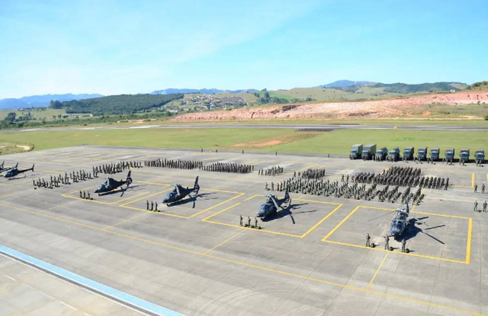 Cavex promove evento gratuito com exposição de aeronaves e esquadrilha da fumaça em Taubaté