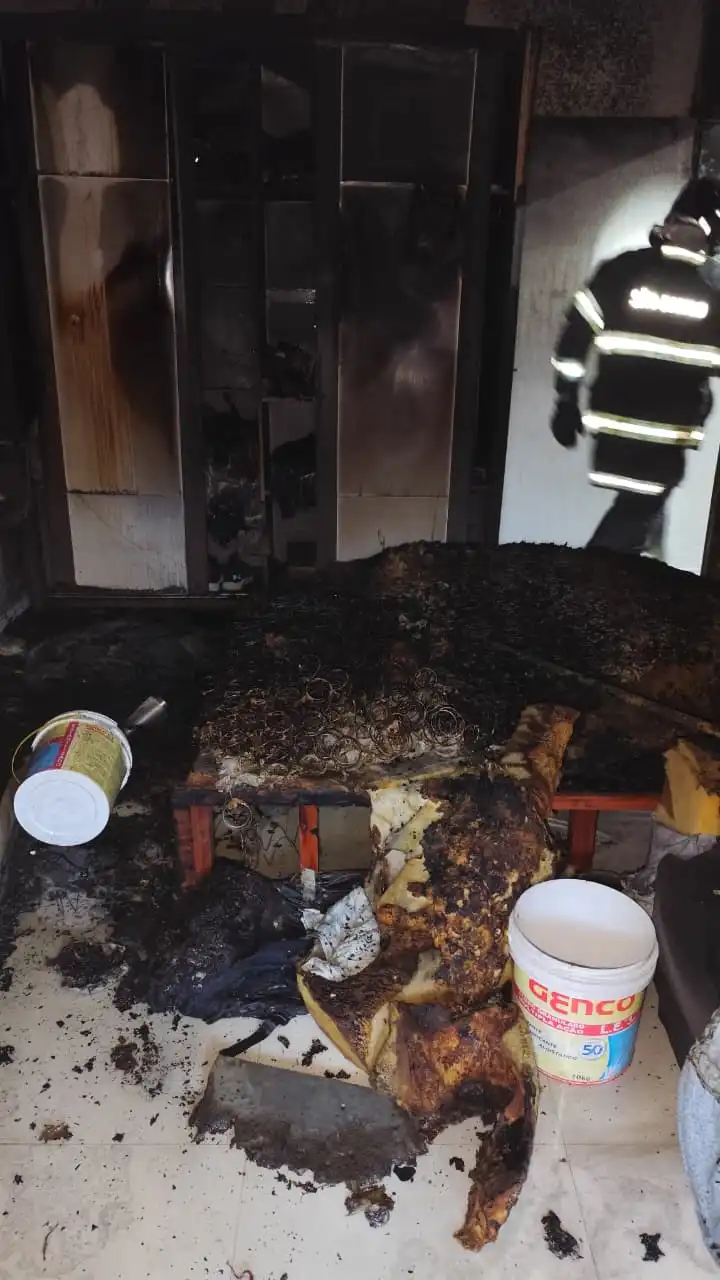 Menino com autismo ateia fogo em colchão e provoca incêndio em casa em Caraguatatuba