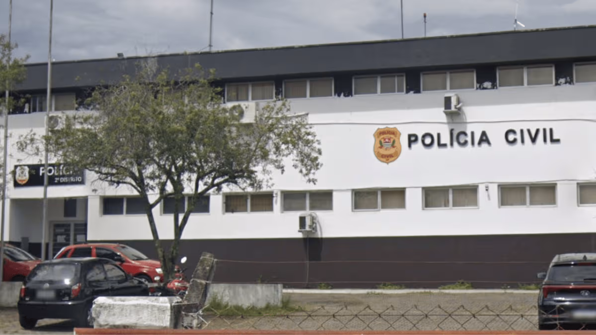 Bebê de 1 mês morre e pais são presos por suspeita de negligência em Cruzeiro