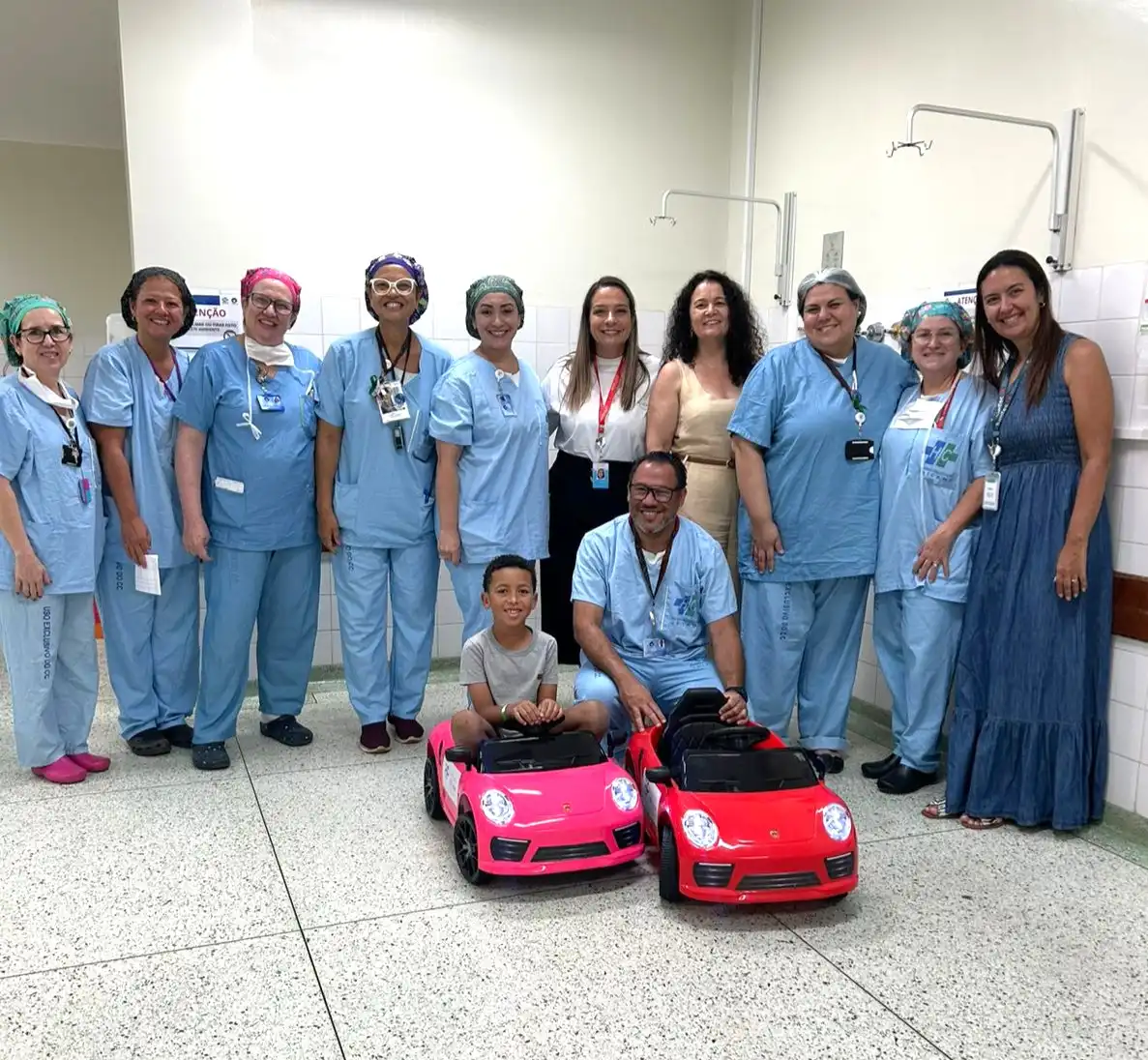 Unicamp adota carrinhos temáticos para reduzir ansiedade de crianças antes de cirurgias