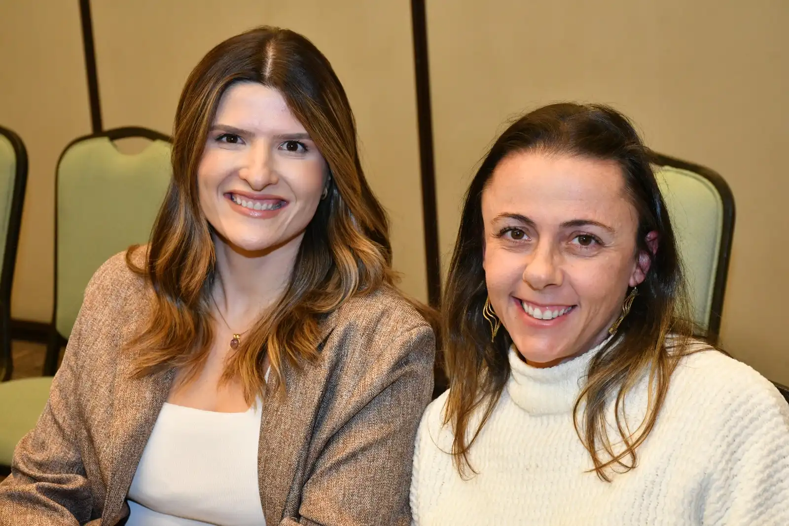 Palestra de educação financeira para médicas empreendedoras com apoio de Medplus Corretora de Seguros
