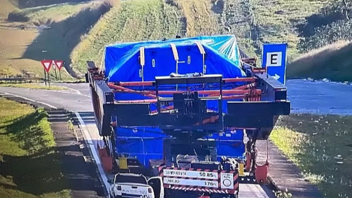 Super carga de 517 toneladas será transportada pela Tamoios entre Taubaté e São Sebastião