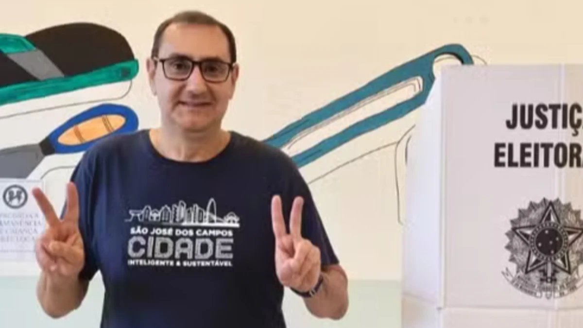 Anderson Farias vota e prevê vantagem ampliada para Flávio Bolsonaro no 2º turno