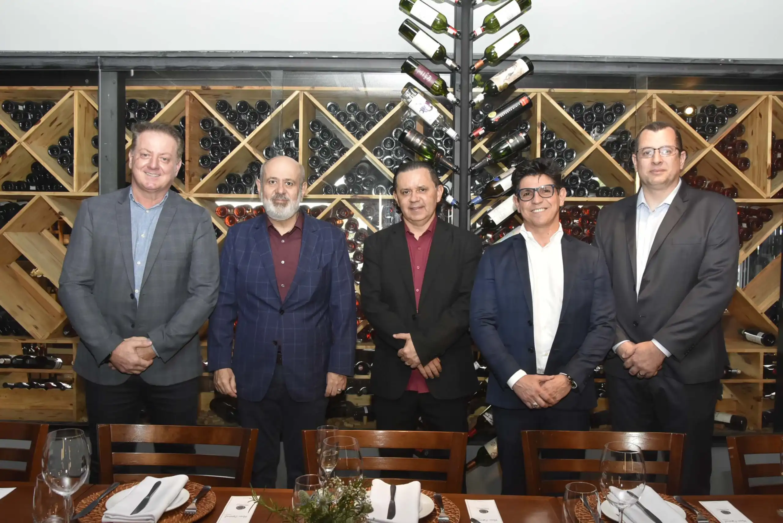 RECORD REÚNE EMPRESÁRIOS DO VALE DO PARAÍBA, SERRA DA MANTIQUEIRA E LITORAL NORTE, PARA CELEBRAR 70 ANOS