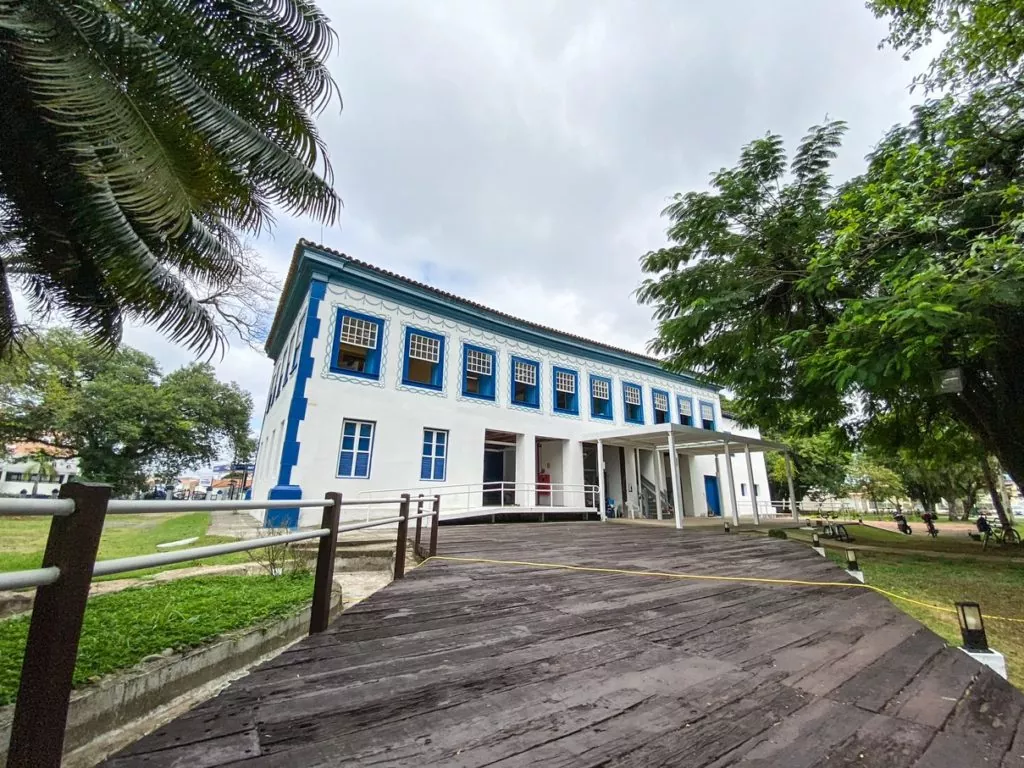 Prefeitura de Cruzeiro abre concurso público com salários de até R$ 16,7 mil