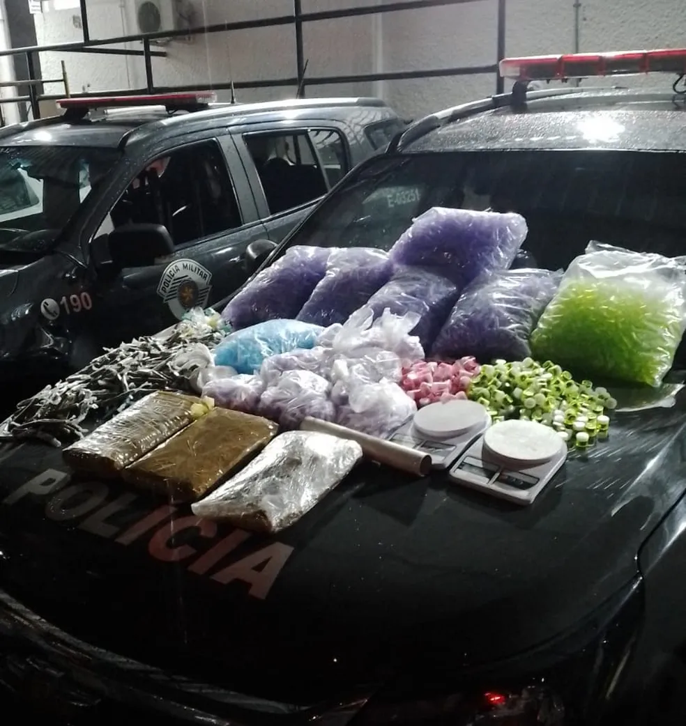 Mais de 2 mil porções de drogas foram apreendidas em São José