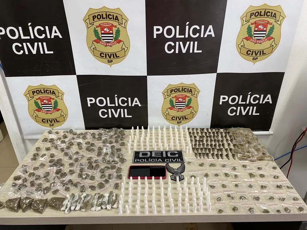 Polícia apreende mais de 500 porções de drogas no Campo dos Alemães