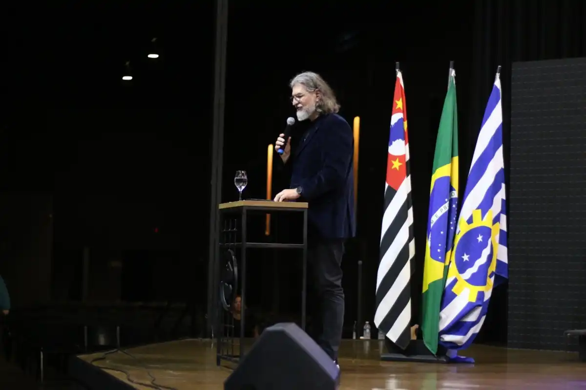 Faculdade Cristã da Cidade inicia ano letivo com autoridades 