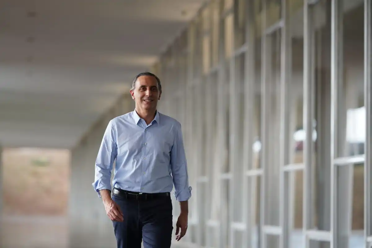 “Eu ainda não posso tomar essa decisão por problemas familiares”, diz Cury sobre eleições