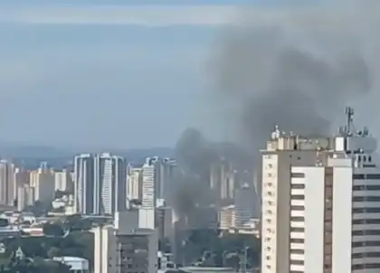 Incêndio atinge alojamento de estacionamento no centro de São José