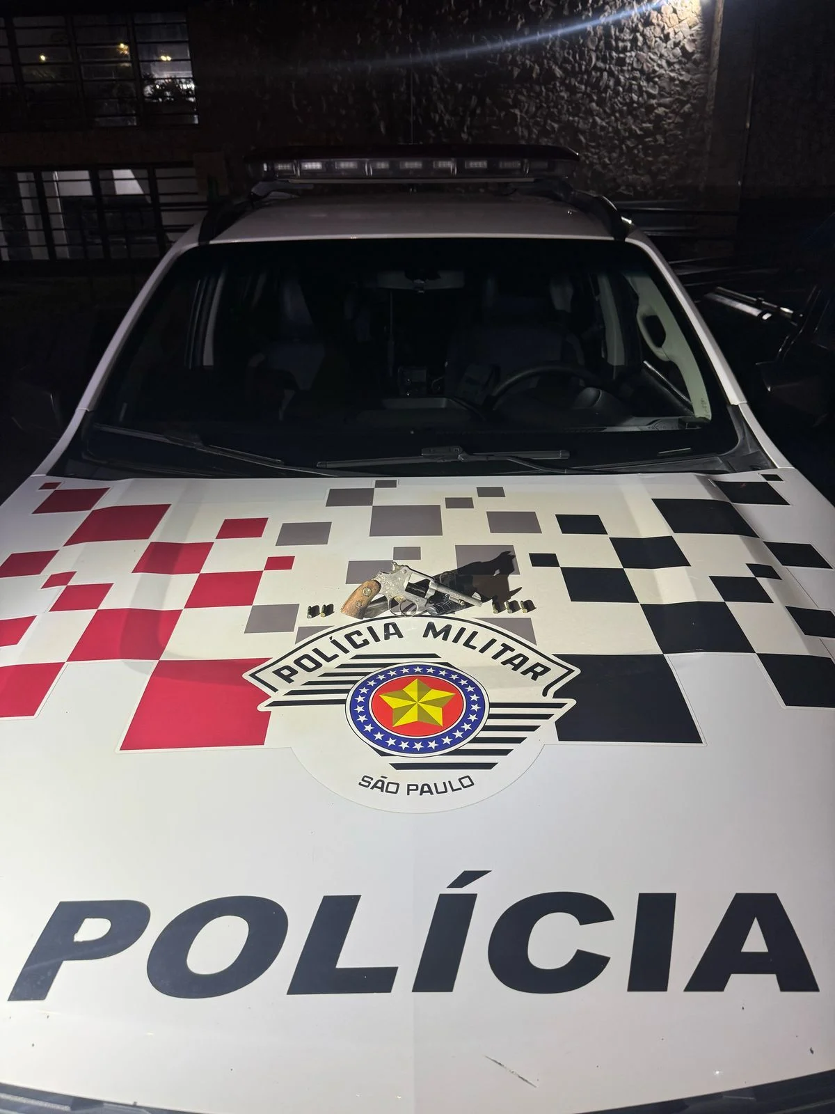 Adolescentes são presos por roubo e sequestro em Caraguatatuba
