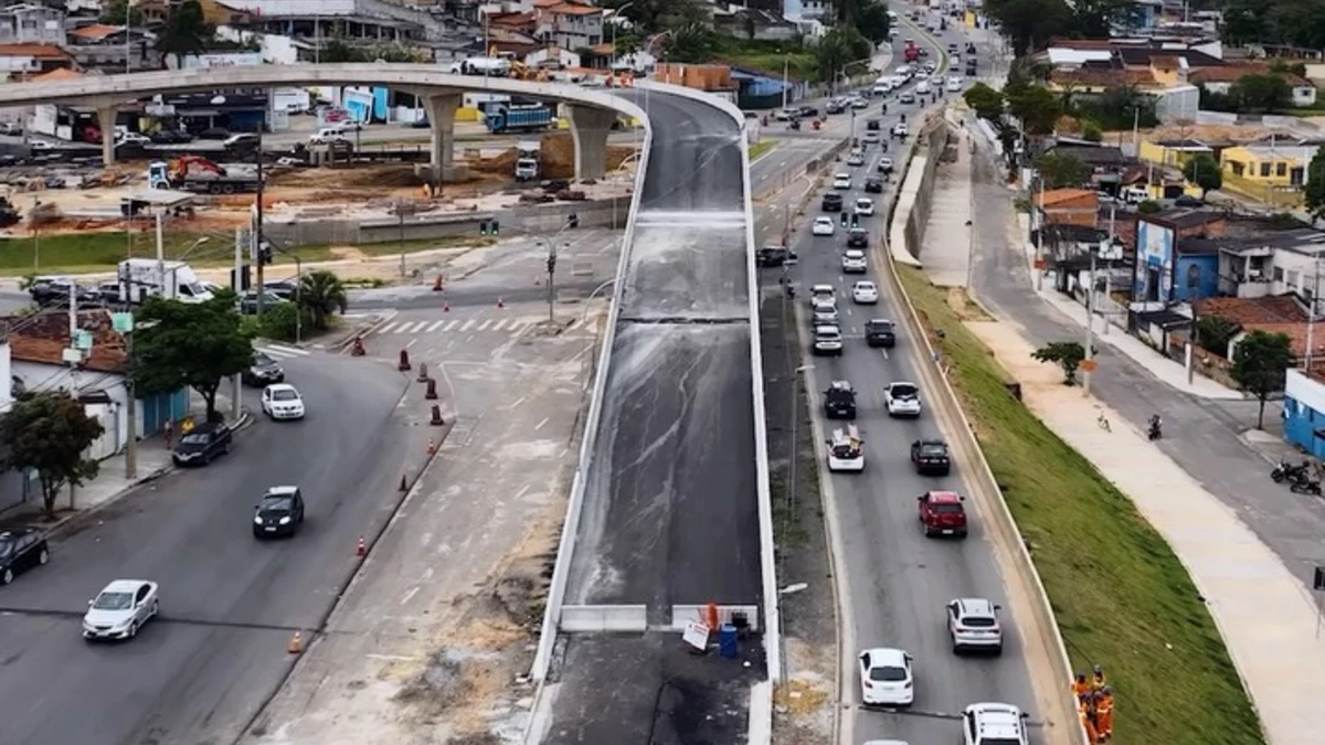 Viaduto da Sebastião Gualberto deve ser liberado em até 15 dias, diz prefeito