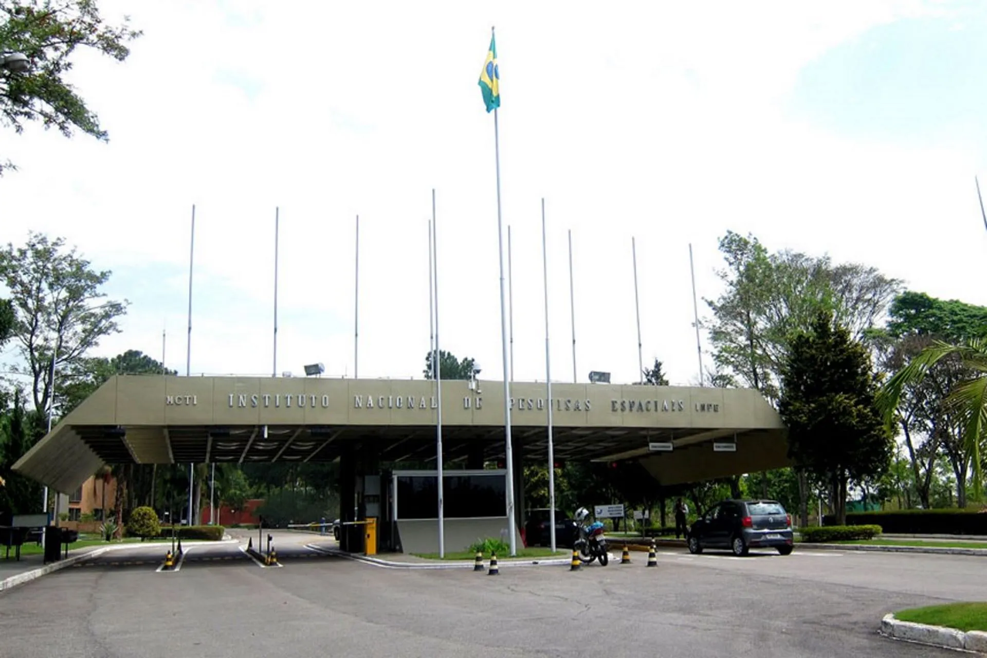 Inpe e Cemaden anunciam mais de 115 vagas com salários de até R$ 16 mil