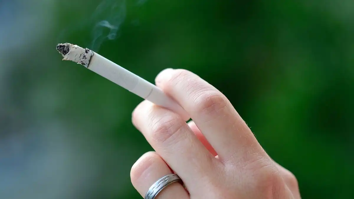 A cada R$ 1 de lucro obtido pela indústria do tabaco, o Brasil gasta R$ 5,00 com doenças relacionadas