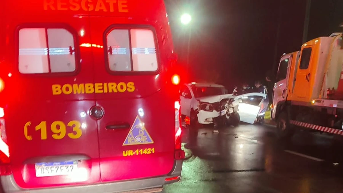 Quatro pessoas ficam feridas após acidente na Rio-Santos, em Caraguatatuba