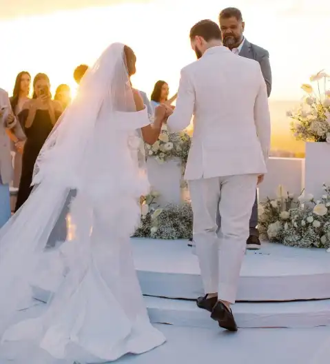Influencer de São José viraliza ao casar de madrugada no heliponto do Colinas