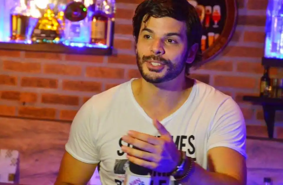 Apresentador Jonas Almeida revela diagnóstico de câncer de pulmão