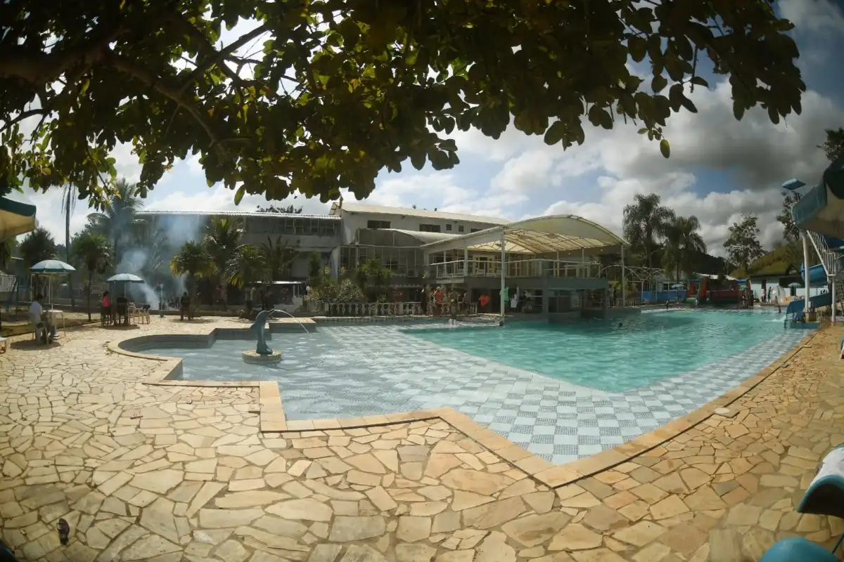Foi inaugurado o Hotel Fazenda Encanto, com o evento Open the Door