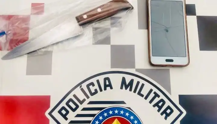 Filho mata pai com faca em Cruzeiro