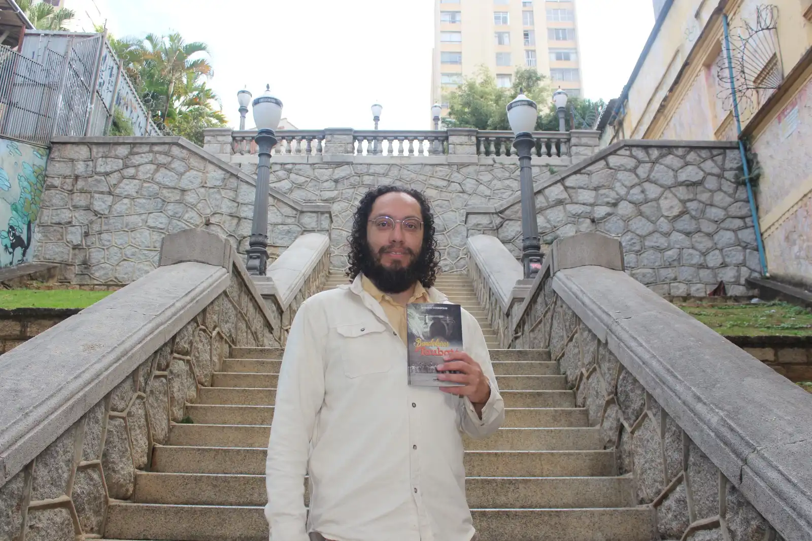 Autor de Taubaté lança livro de dramaturgia inspirado no período do ciclo do café no Vale do Paraíba