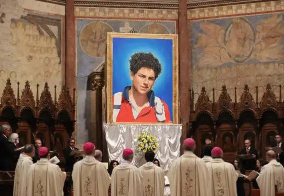 Carlo Acutis, o "padroeiro da internet", será declarado santo pela Igreja Católica