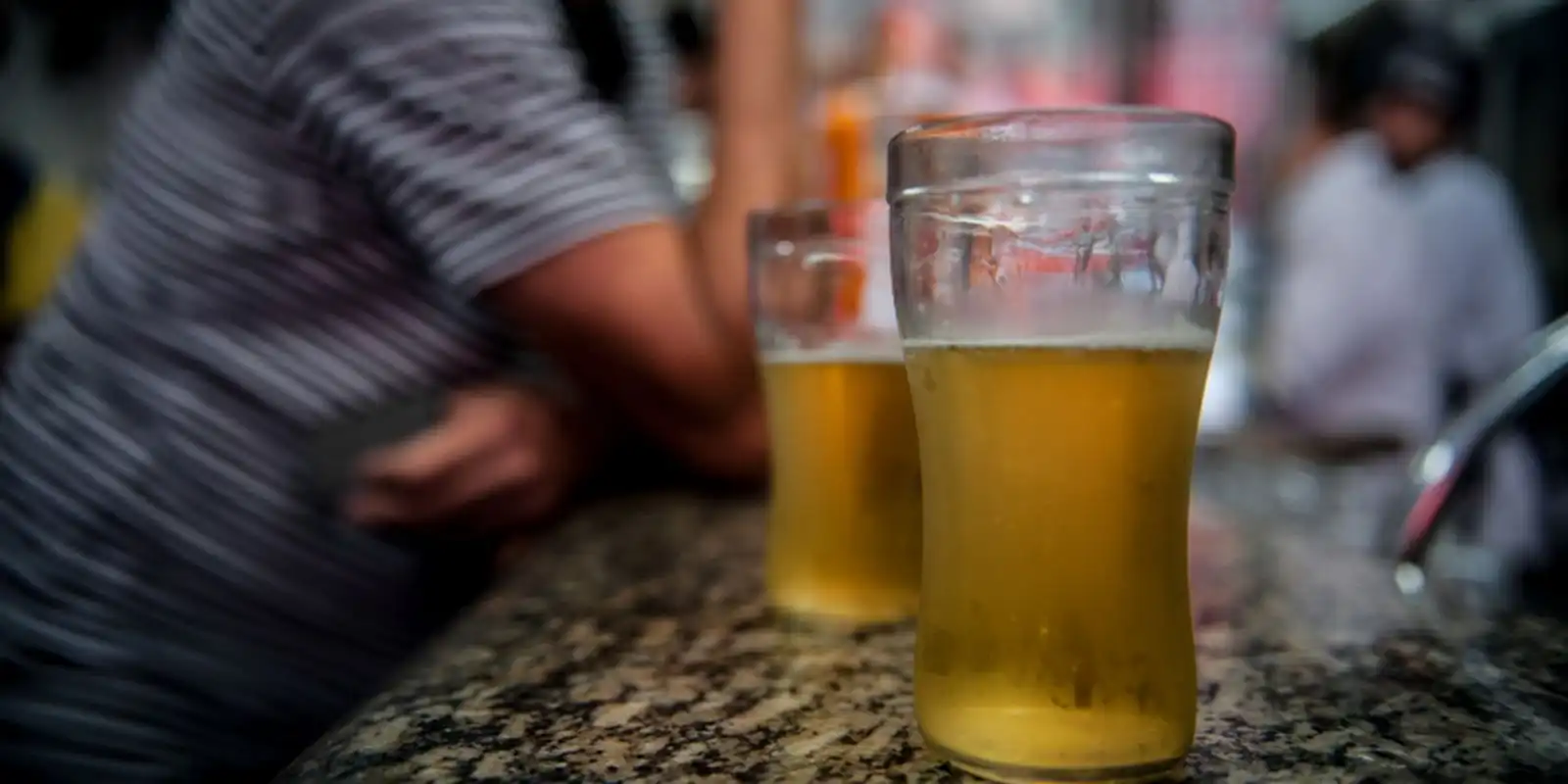 <strong>O beber entre adolescentes e a responsabilidade criminal e civil dos pais, responsáveis e demais pessoas adultas</strong>