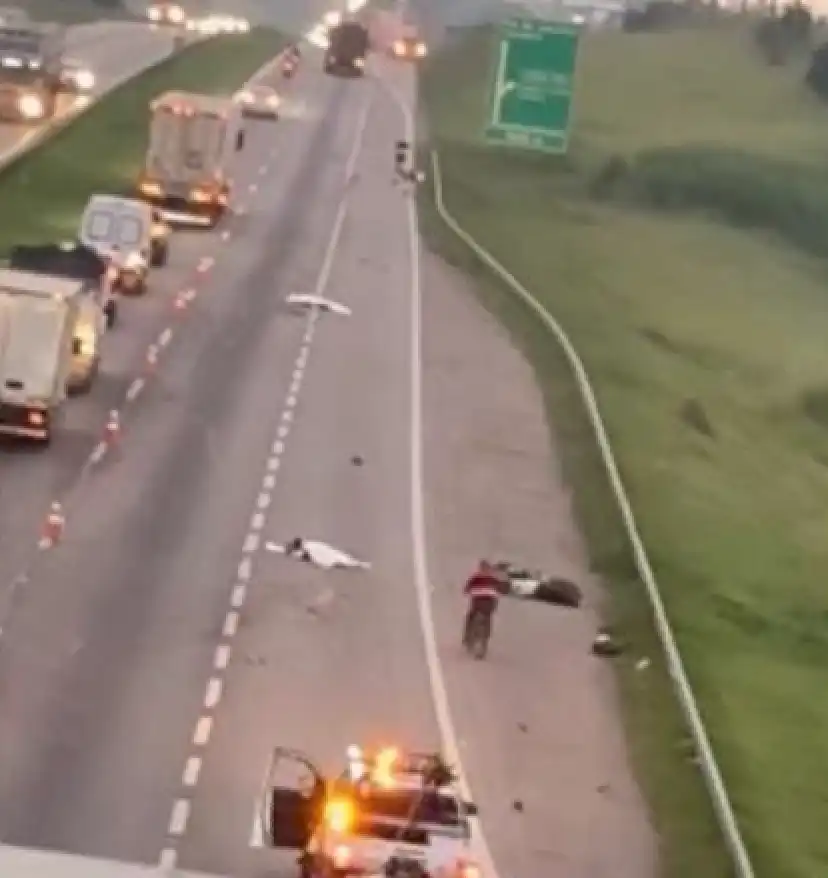 Casal morre atropelado após cair de moto na Dutra em São José