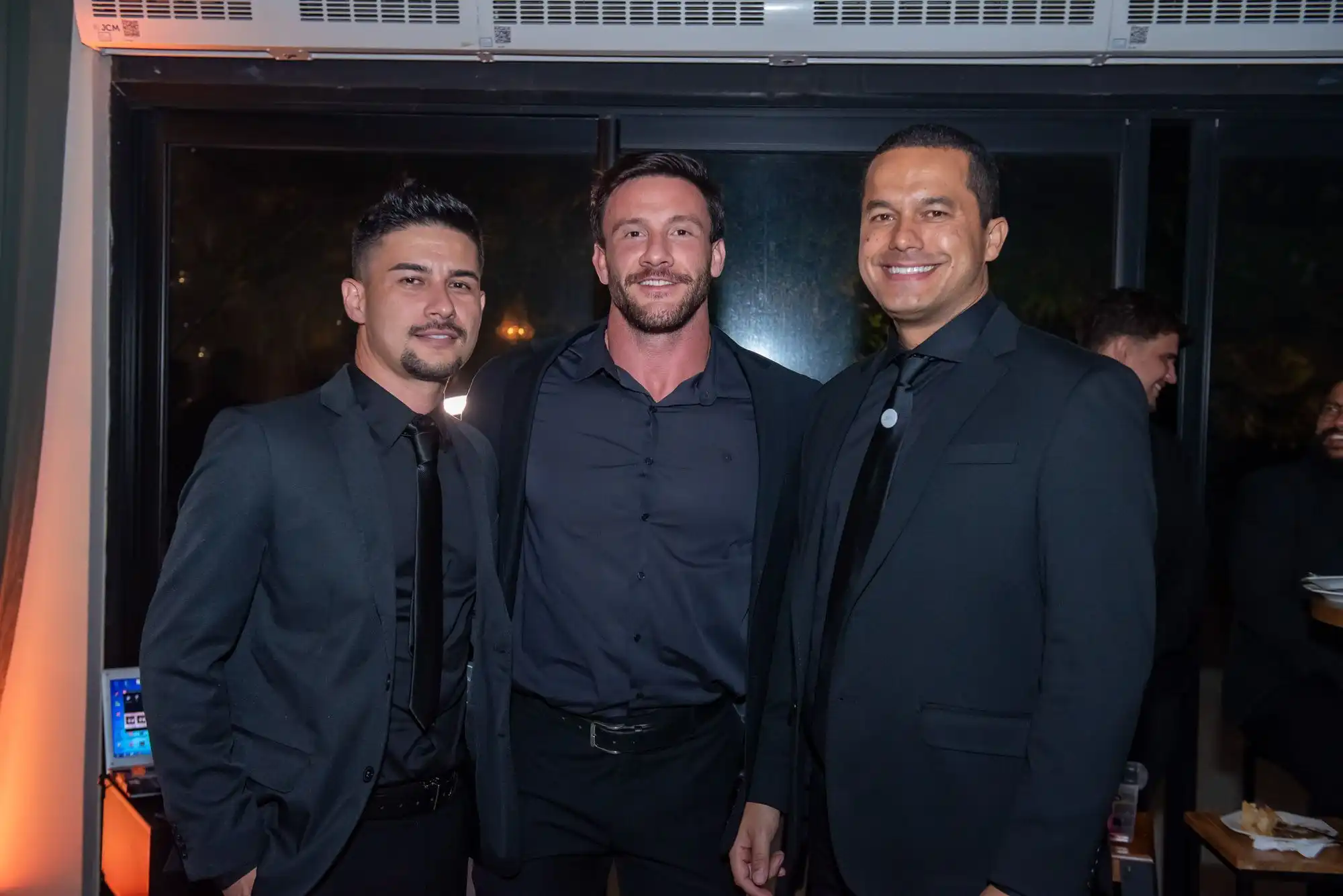 Polo Vale Decor promove festa com reconhecimentos e muita música 