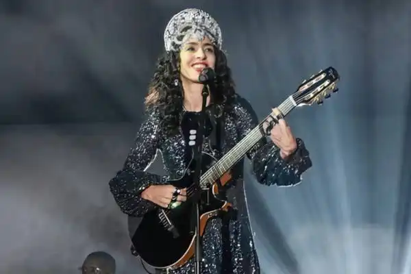 Marisa Monte confirma show em Campos do Jordão no dia 8 de abril