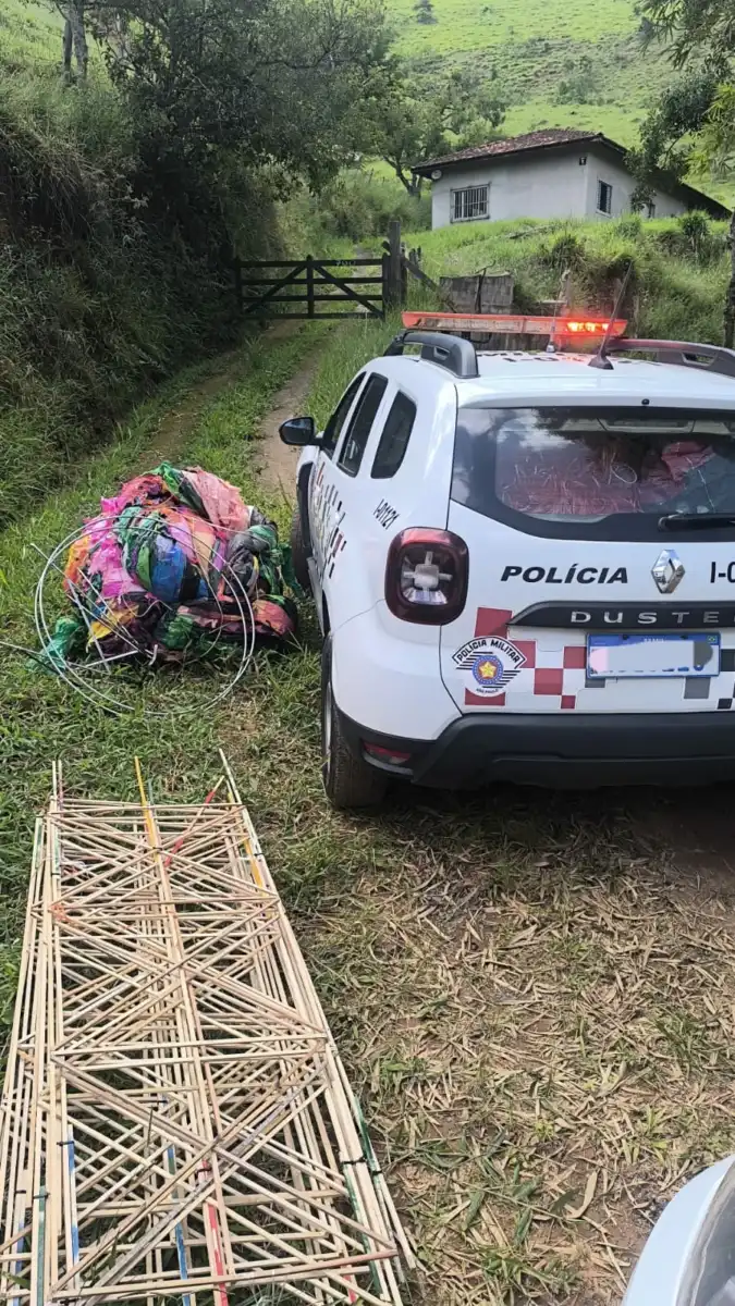 Polícia Militar apreende balão de ar quente em Monteiro Lobato