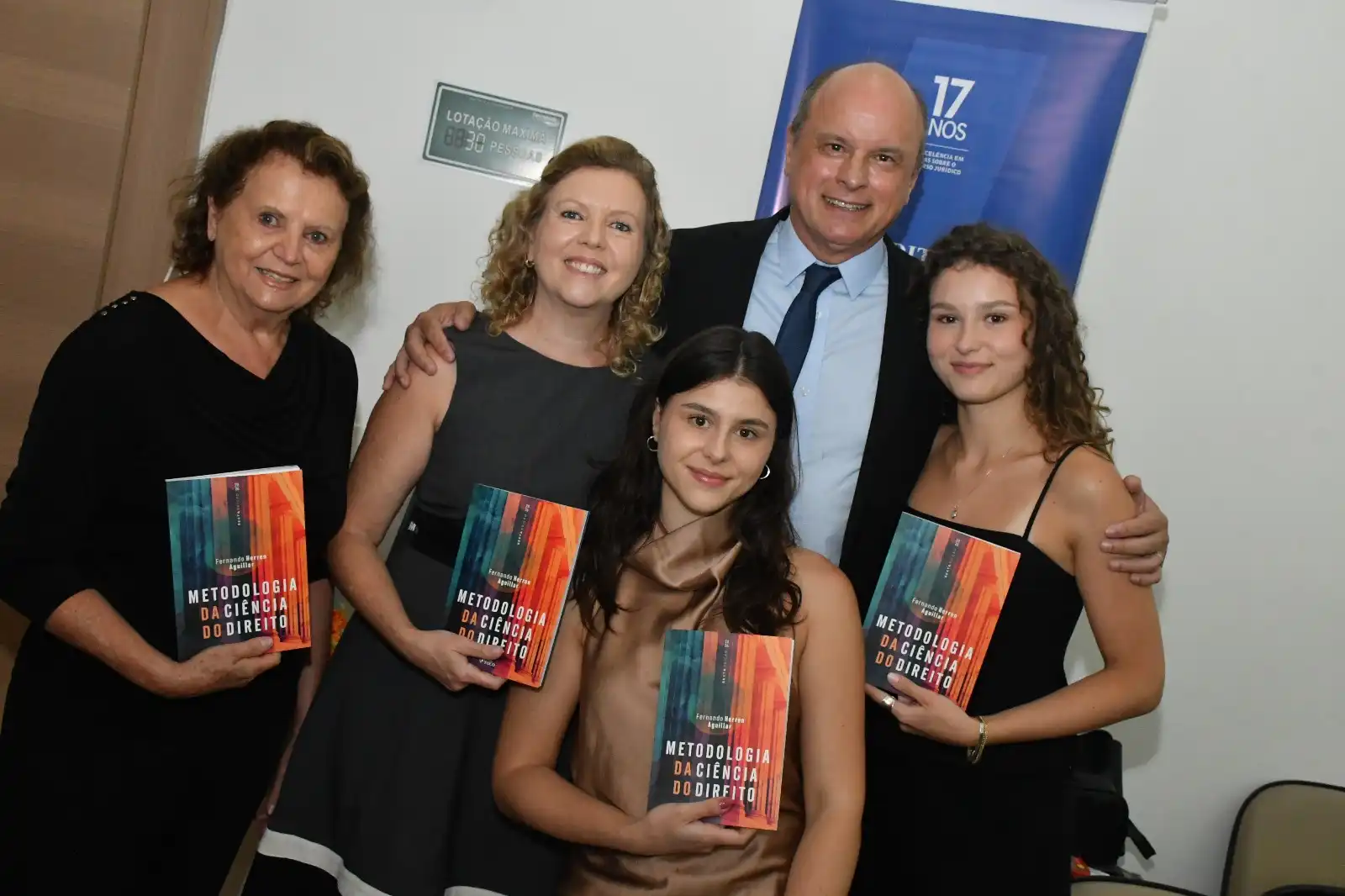 Coquetel de lançamento de livro jurídico reúne empresários e juristas no escritório G.M. Pádua Advogados, em São José dos Campos