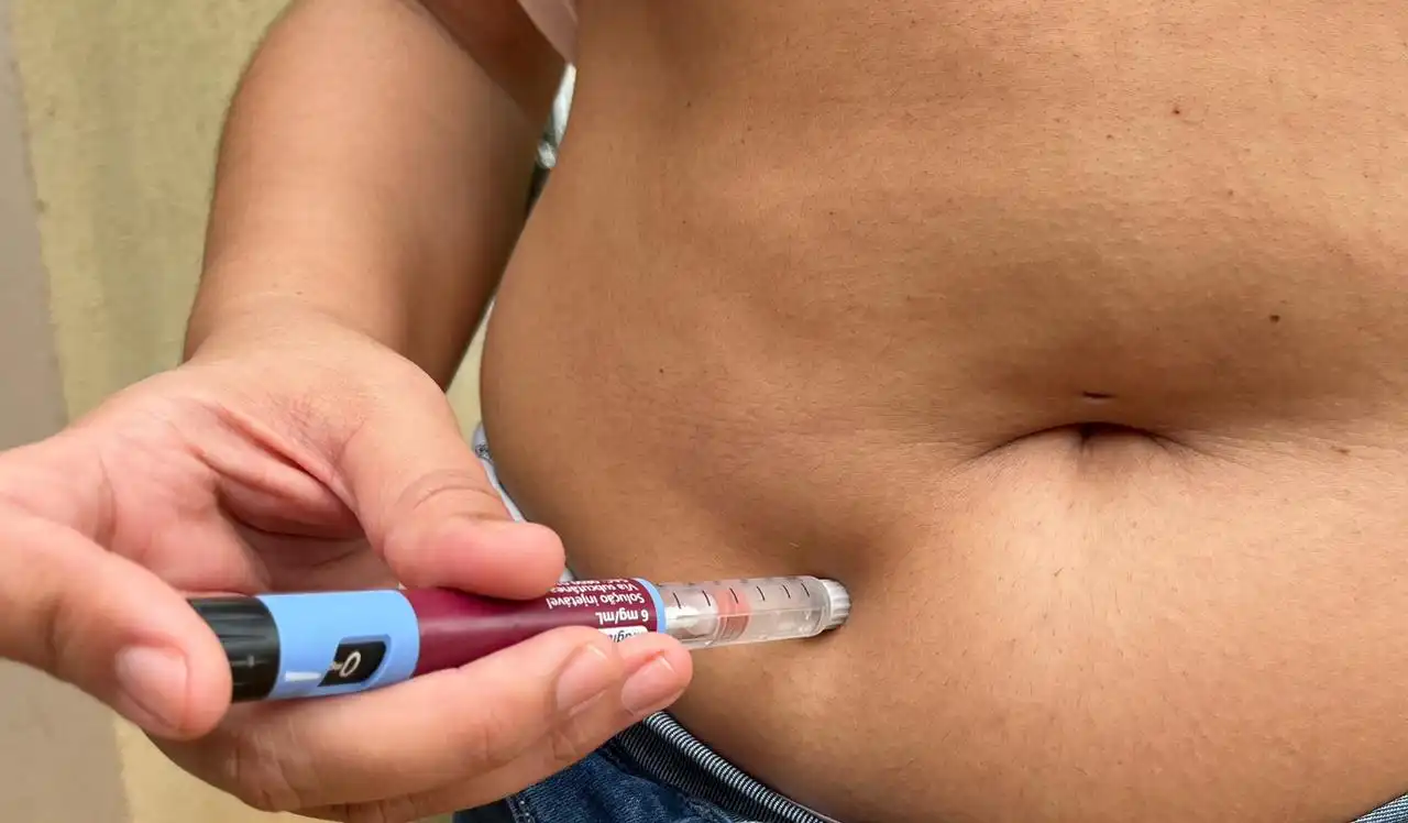 Uso de canetas emagrecedoras cresce 41,6% no Brasil e especialistas alertam para riscos sem exercício físico
