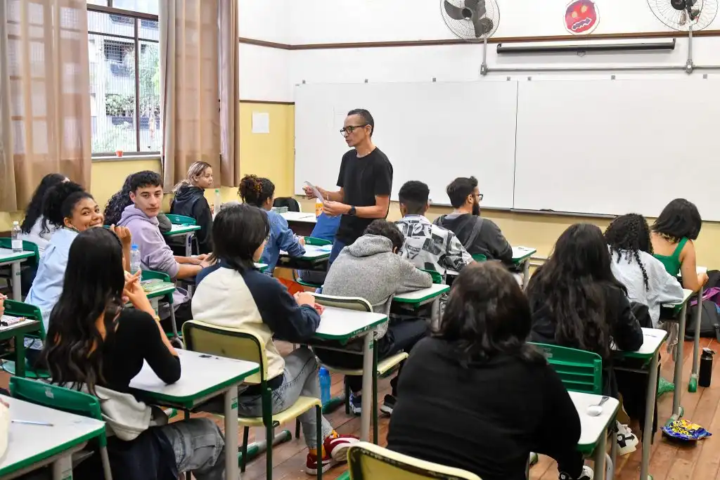 Governo de SP vai pagar R$ 544 milhões em bônus a professores e servidores da rede estadual de ensino