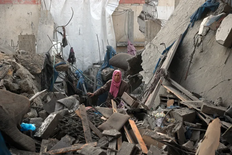 Após 487 dias em guerra, Hamas e Israel assinam cessar-fogo em Gaza