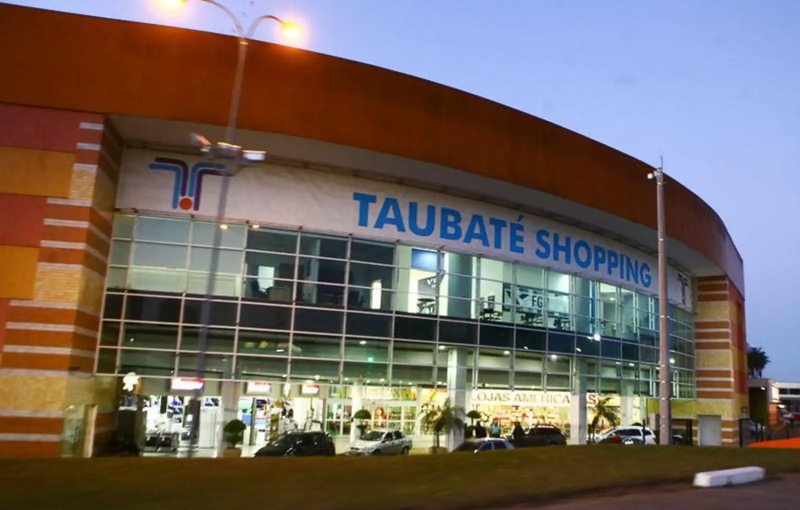 "Amor em Dose Dupla": shopping lança sorteio de um carro 0km e um ano de cinema gratuito