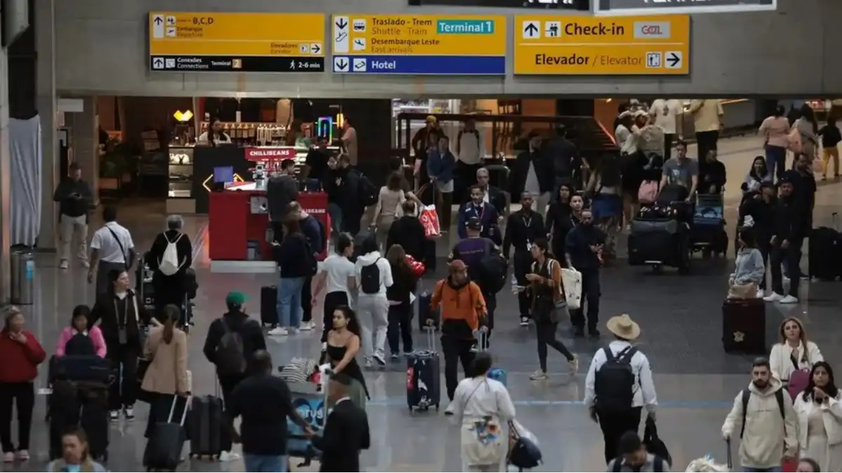 Vai viajar de avião? É importante conhecer seus direitos e deveres