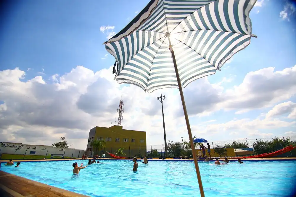 13 piscinas abrirão também durante a semana no Projeto Verão
