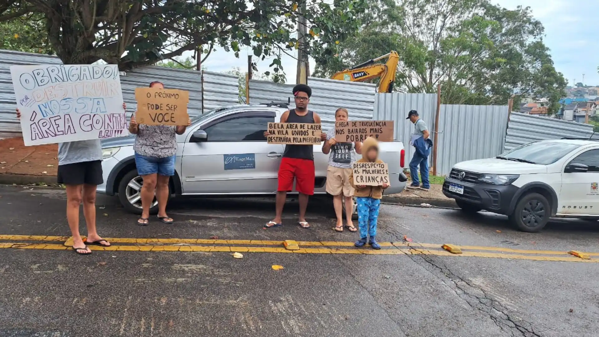 Moradores da Vila Unidos relatam avanço das máquinas na área em disputa 