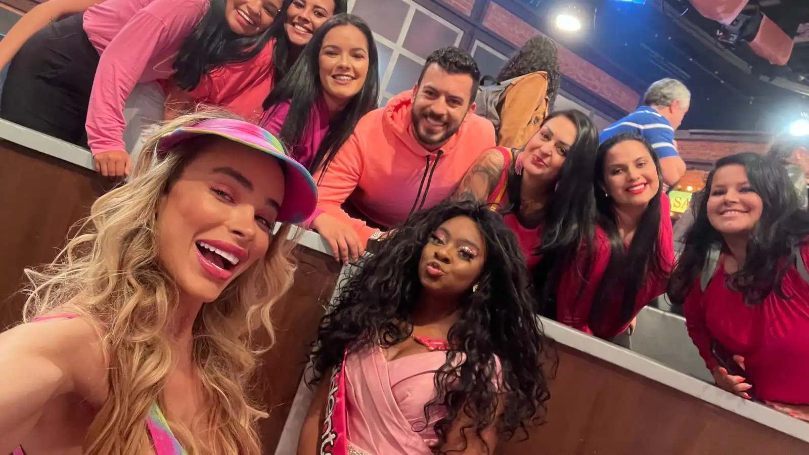 Programa “Especial da Barbie” será reprisado dia 12/01 no The Noite do SBT 