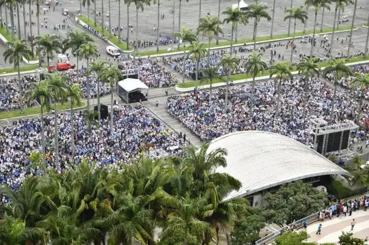 Romaria reuniu 90 mil homens em Aparecida
